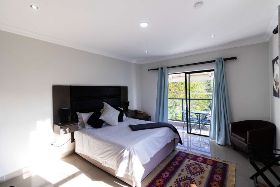 7 Bedroom Property for Sale in Sandbaai Western Cape